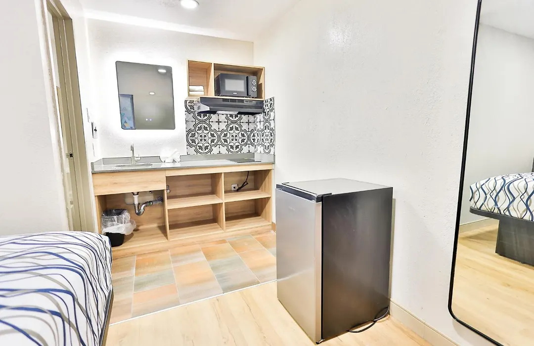 West Texas Inn & Suites With Kitchenette-1