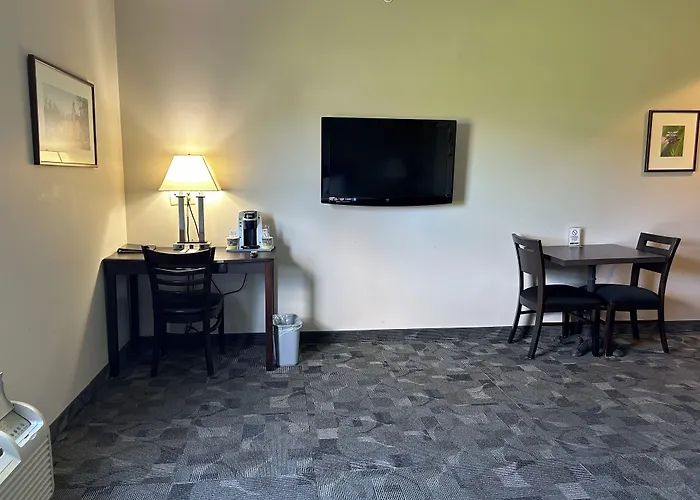Midland Inn & Suites