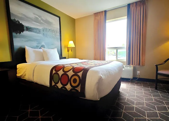 Super 8 By Wyndham Midland
